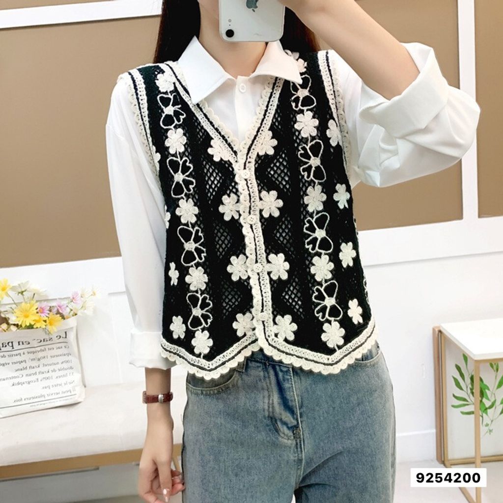 LINE_ALBUM_鈕扣手勾馬甲_230426_89