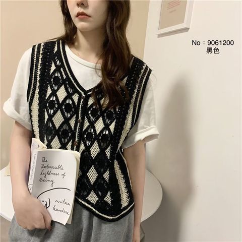 LINE_ALBUM_鈕扣手勾馬甲_230426_113