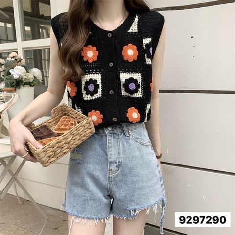 LINE_ALBUM_鈕扣手勾馬甲_230426_115