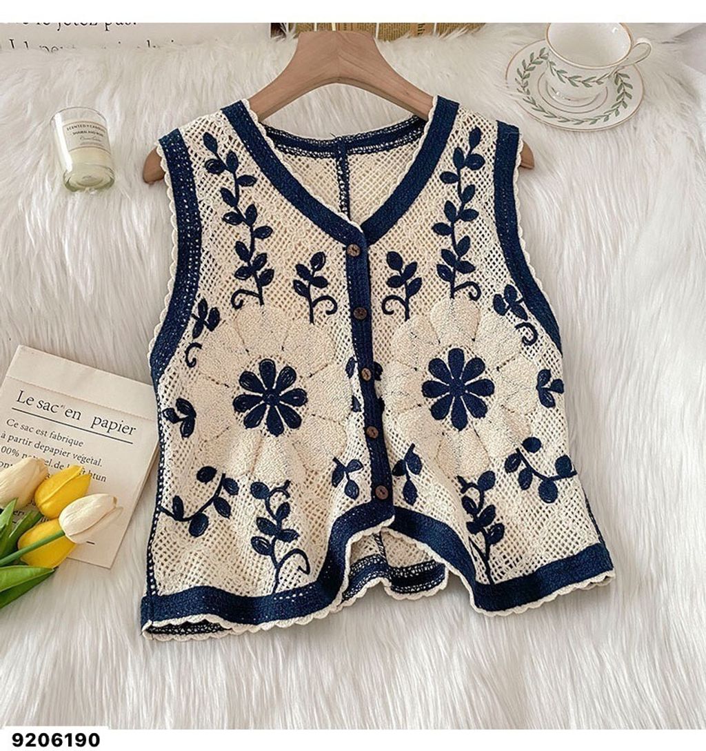 LINE_ALBUM_鈕扣手勾馬甲_230426_120