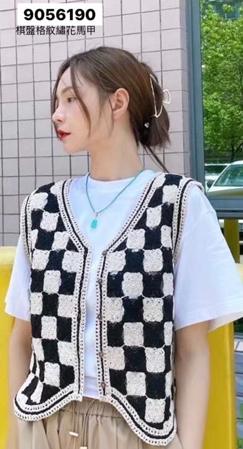 LINE_ALBUM_鈕扣手勾馬甲_230505_127