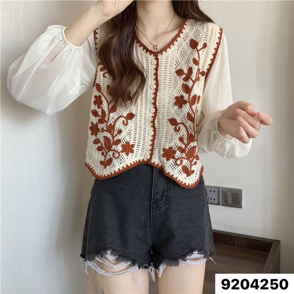 LINE_ALBUM_長袖手勾繡花衫相簿_230507_68