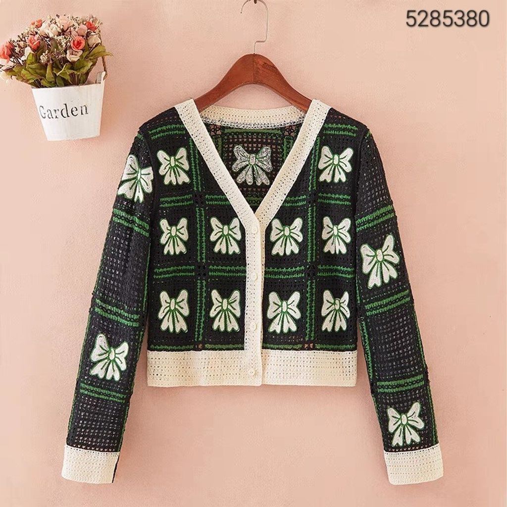 LINE_ALBUM_長袖手勾繡花衫相簿_230524_143