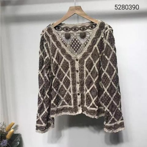 LINE_ALBUM_長袖手勾繡花衫相簿_230524_142