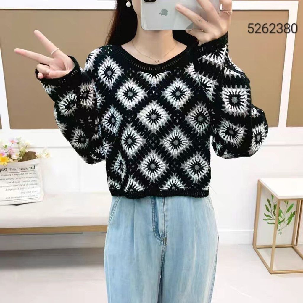 LINE_ALBUM_長袖手勾繡花衫相簿_230524_136