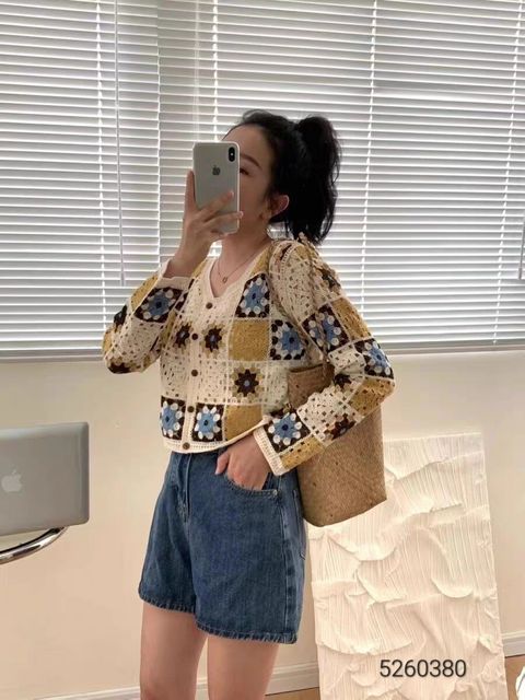 LINE_ALBUM_長袖手勾繡花衫相簿_230524_123