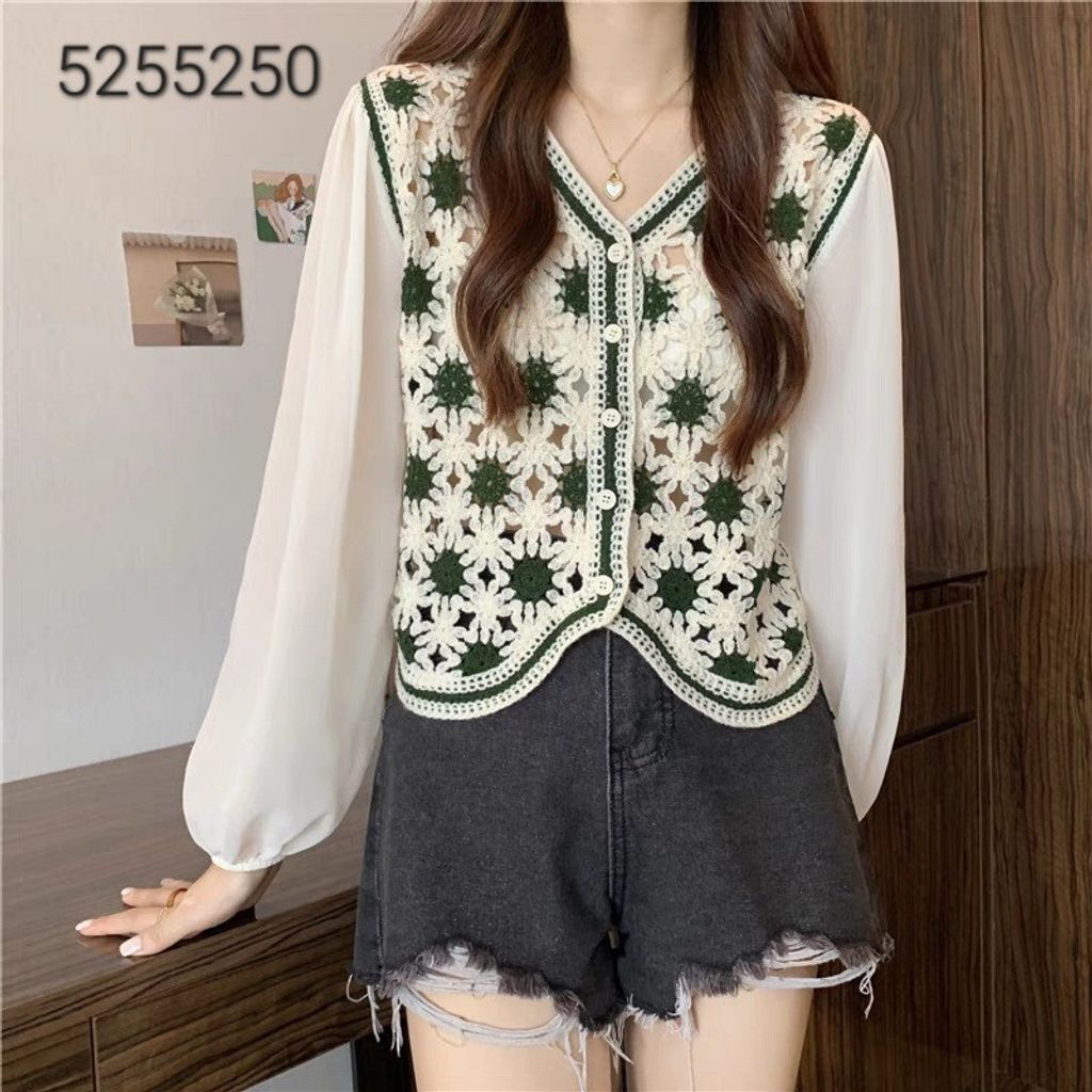 LINE_ALBUM_長袖手勾繡花衫相簿_230524_113