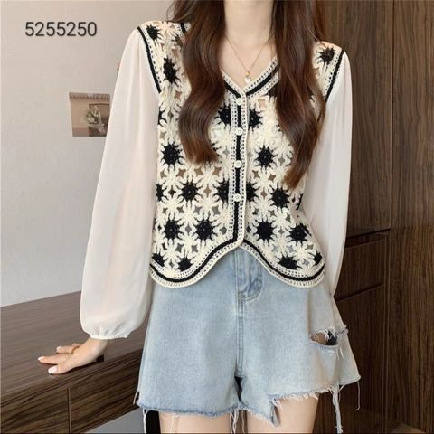 LINE_ALBUM_長袖手勾繡花衫相簿_230524_112