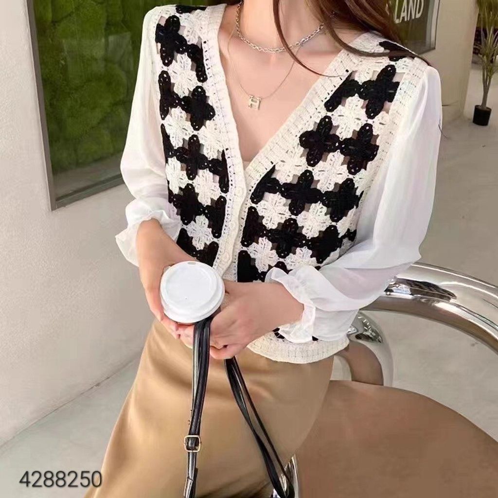 LINE_ALBUM_長袖手勾繡花衫相簿_230524_110