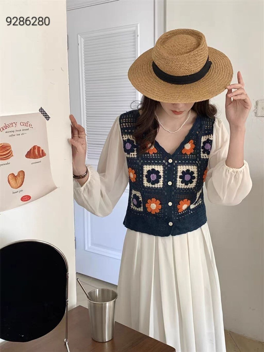 LINE_ALBUM_長袖手勾繡花衫相簿_230524_104