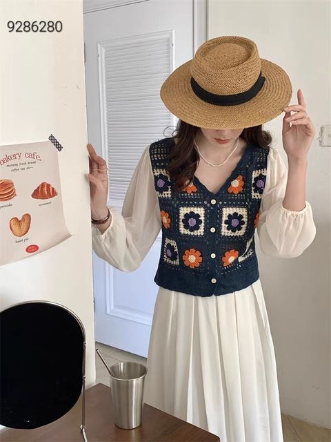 LINE_ALBUM_長袖手勾繡花衫相簿_230524_104