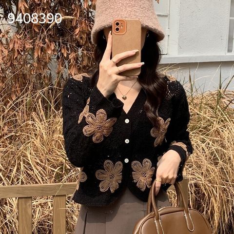 LINE_ALBUM_長袖手勾繡花衫相簿_240126_5