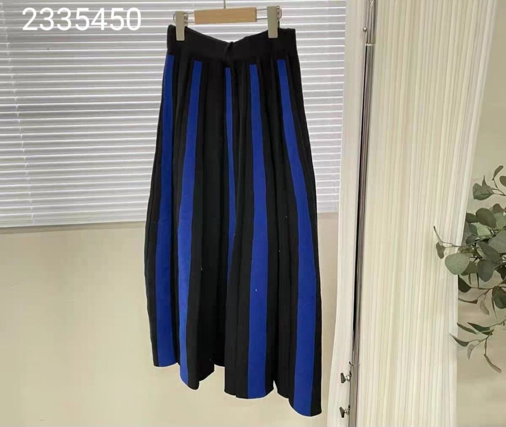 LINE_ALBUM_半身裙_240129_3