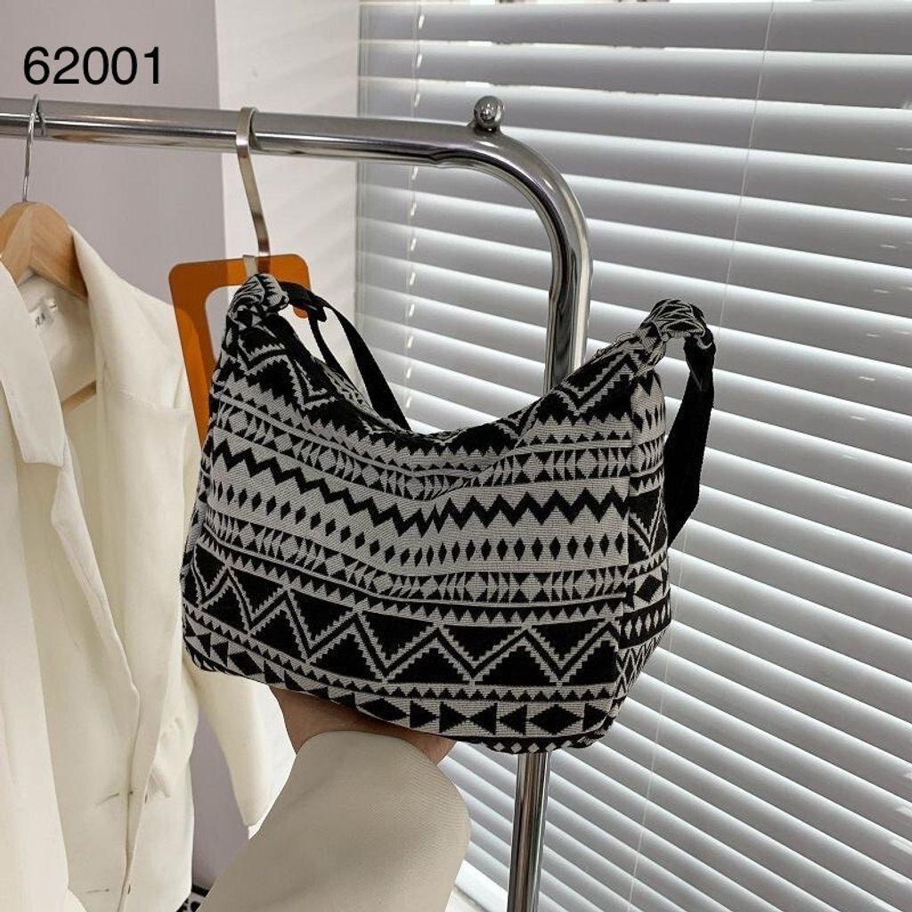 D925B750-928F-45DF-990E-F0E01E7F0A56-1730013188676