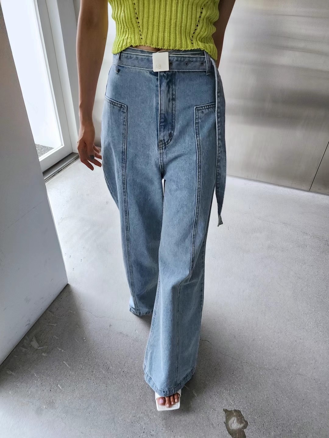 B5E06DFD-105A-434E-BB4A-4C1C8275ACD1