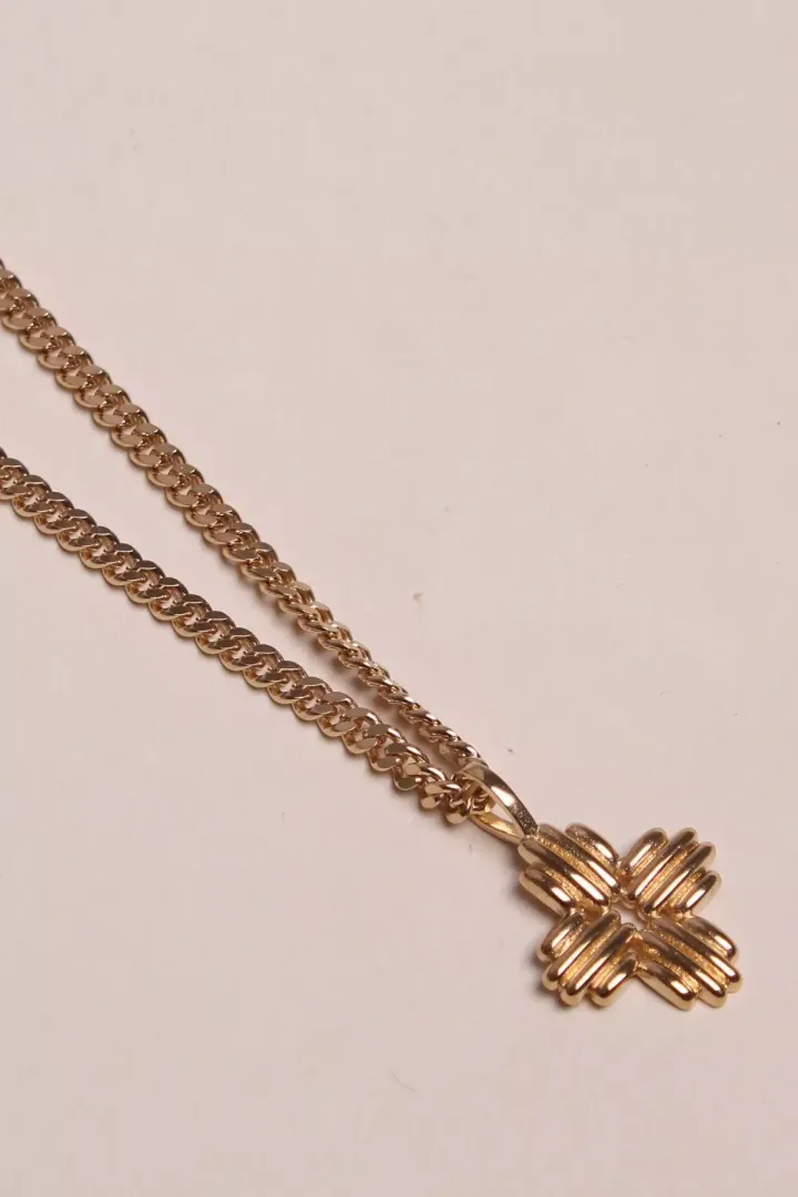 collier-cruz-waekura