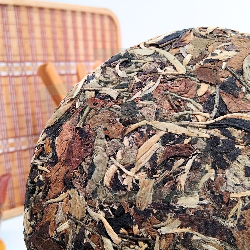 月光白茶饼Moonlight White Tea 2020 [Round compressed tea