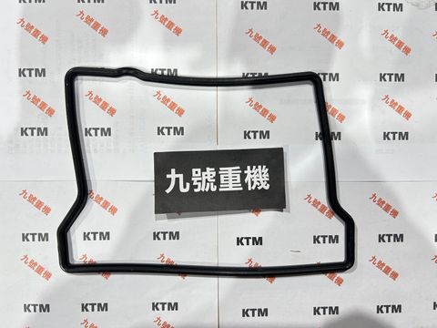 157545