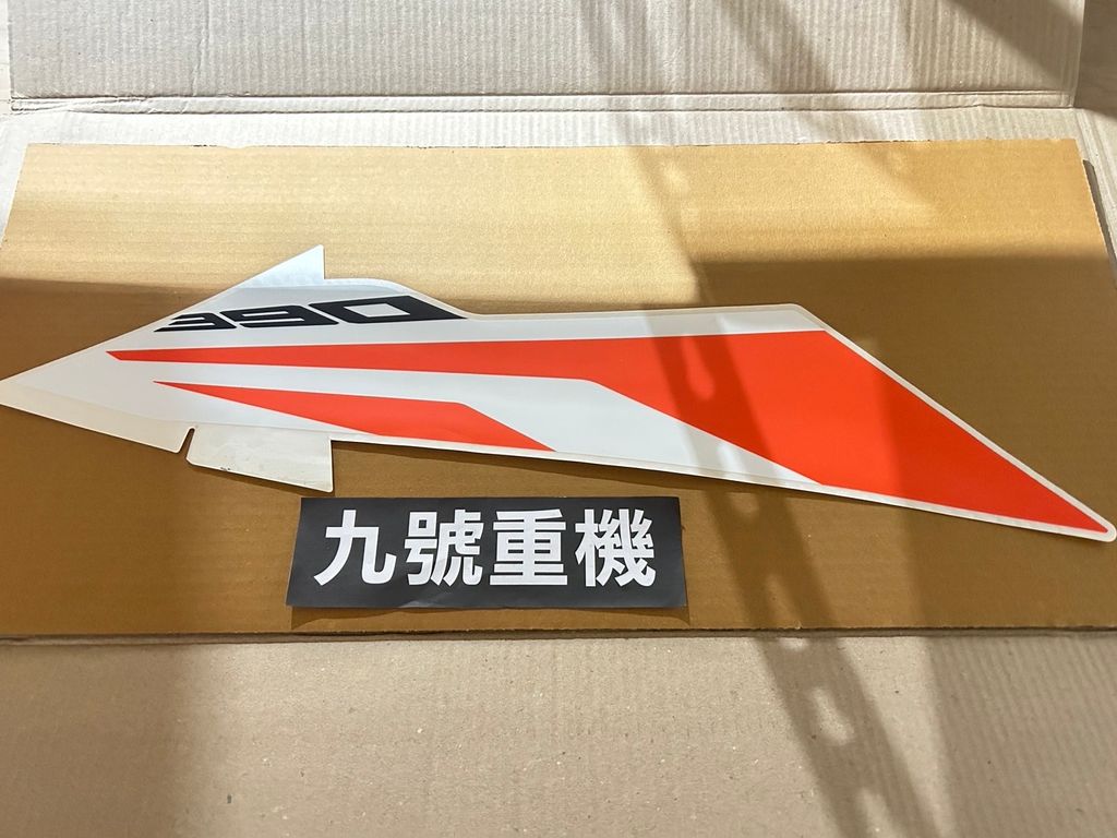 330055