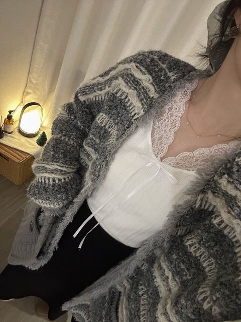 tw-11134207-81zth-mhbwrro8bi1697