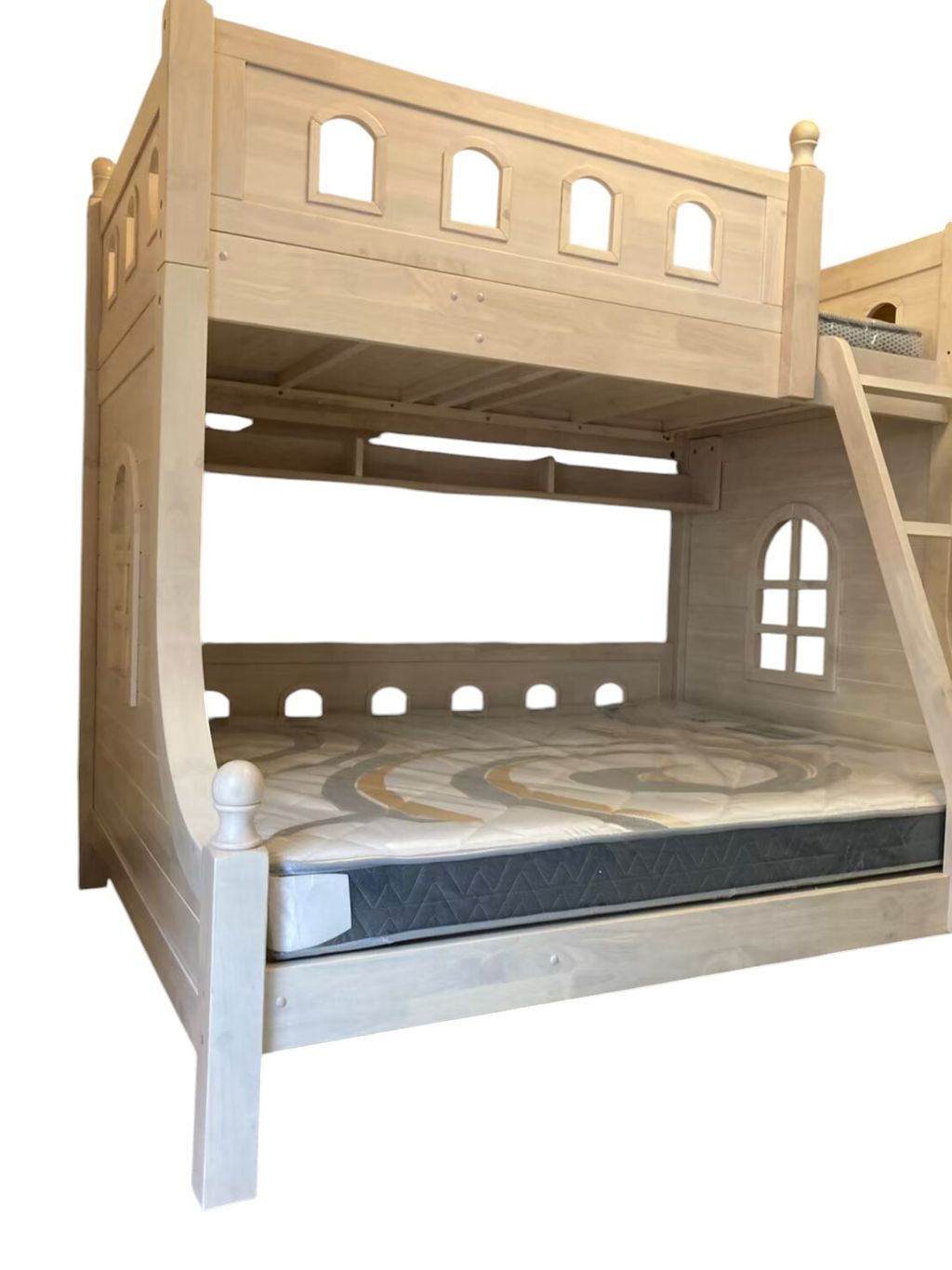 LINE_ALBUM_三人雙層床_251211_8 (1)