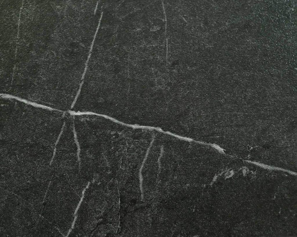 801頁蓋特仿黑白根石紋桌面特寫