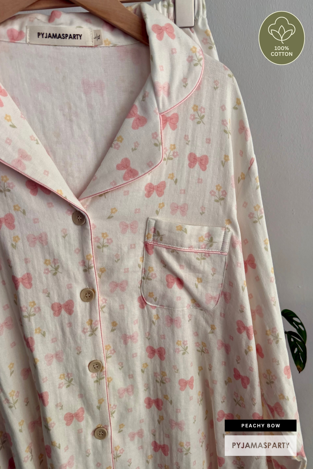 Peachy Bow (Close Up)