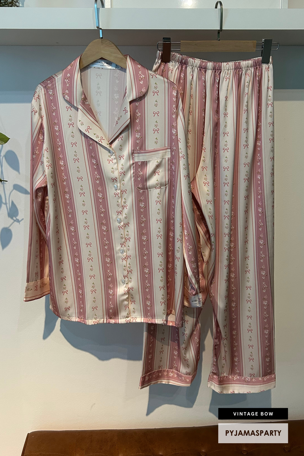 Vintage Bow