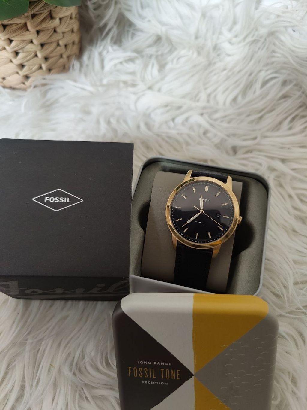 Fossil minimalist gold best sale