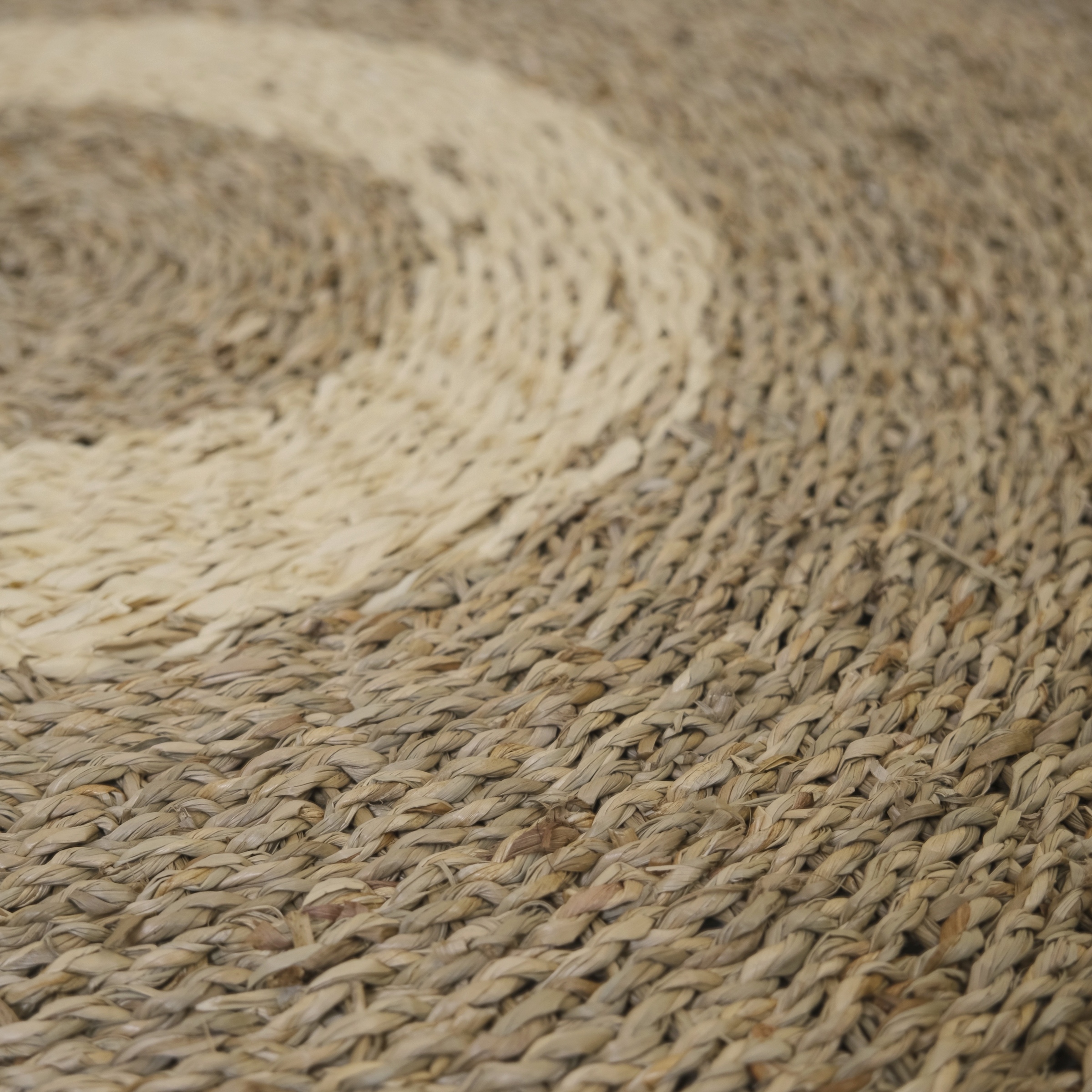 HF-1 Round Woven Rug 02