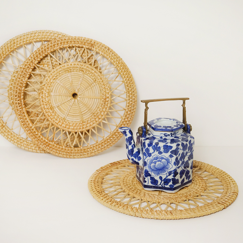 HK-2 Diana Rattan Placemat 05
