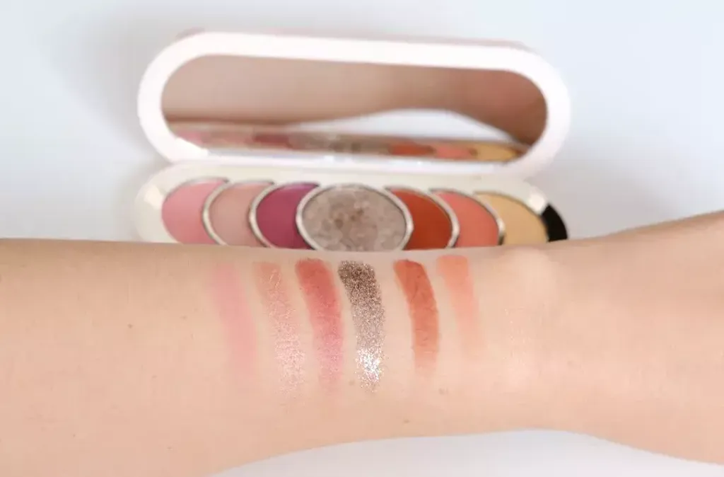 Rare_Beauty_Give_Yourself_Grace_Eyeshadow_Palette_swatches