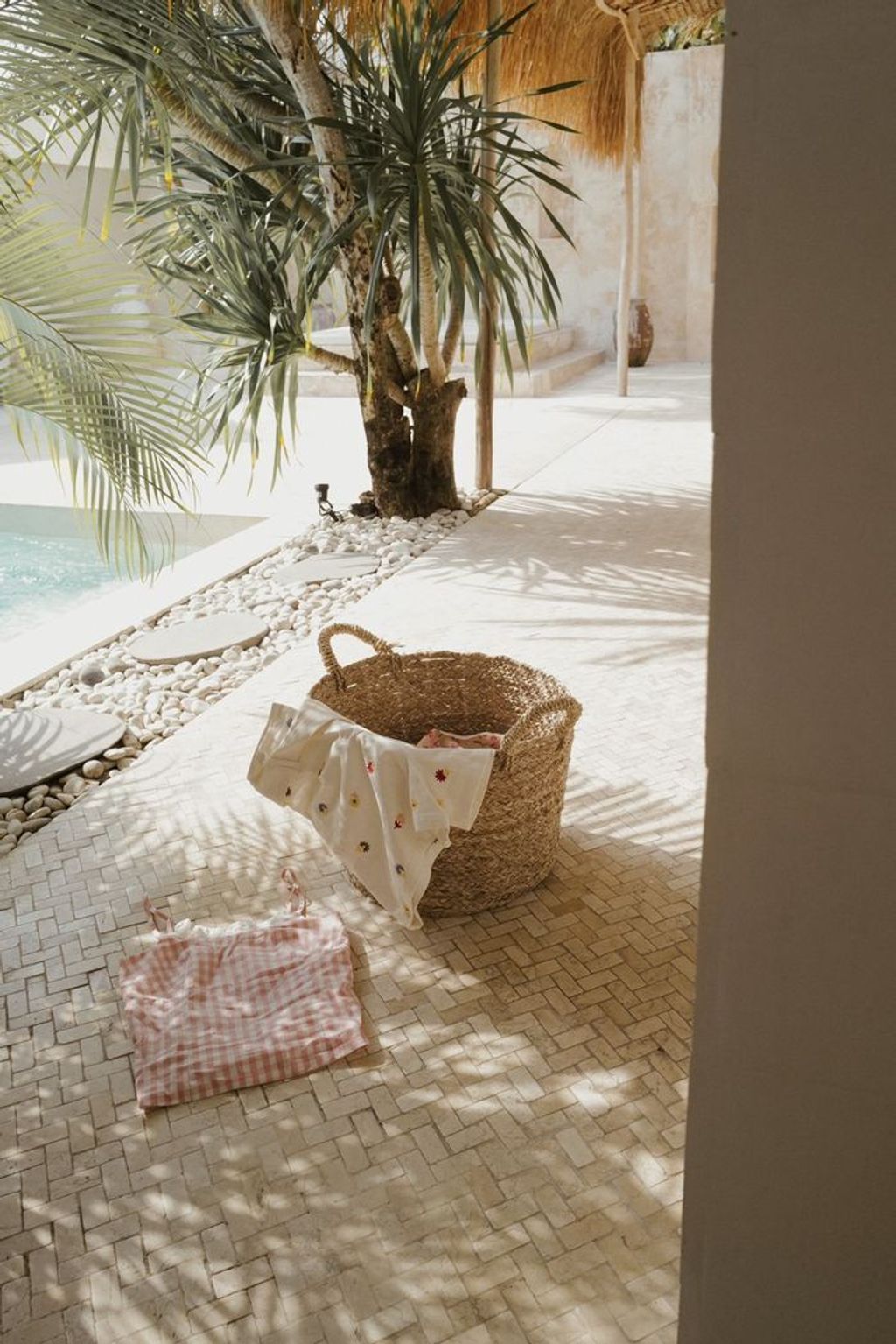 LINE_ALBUM_Meadow 6月新品_230605_10