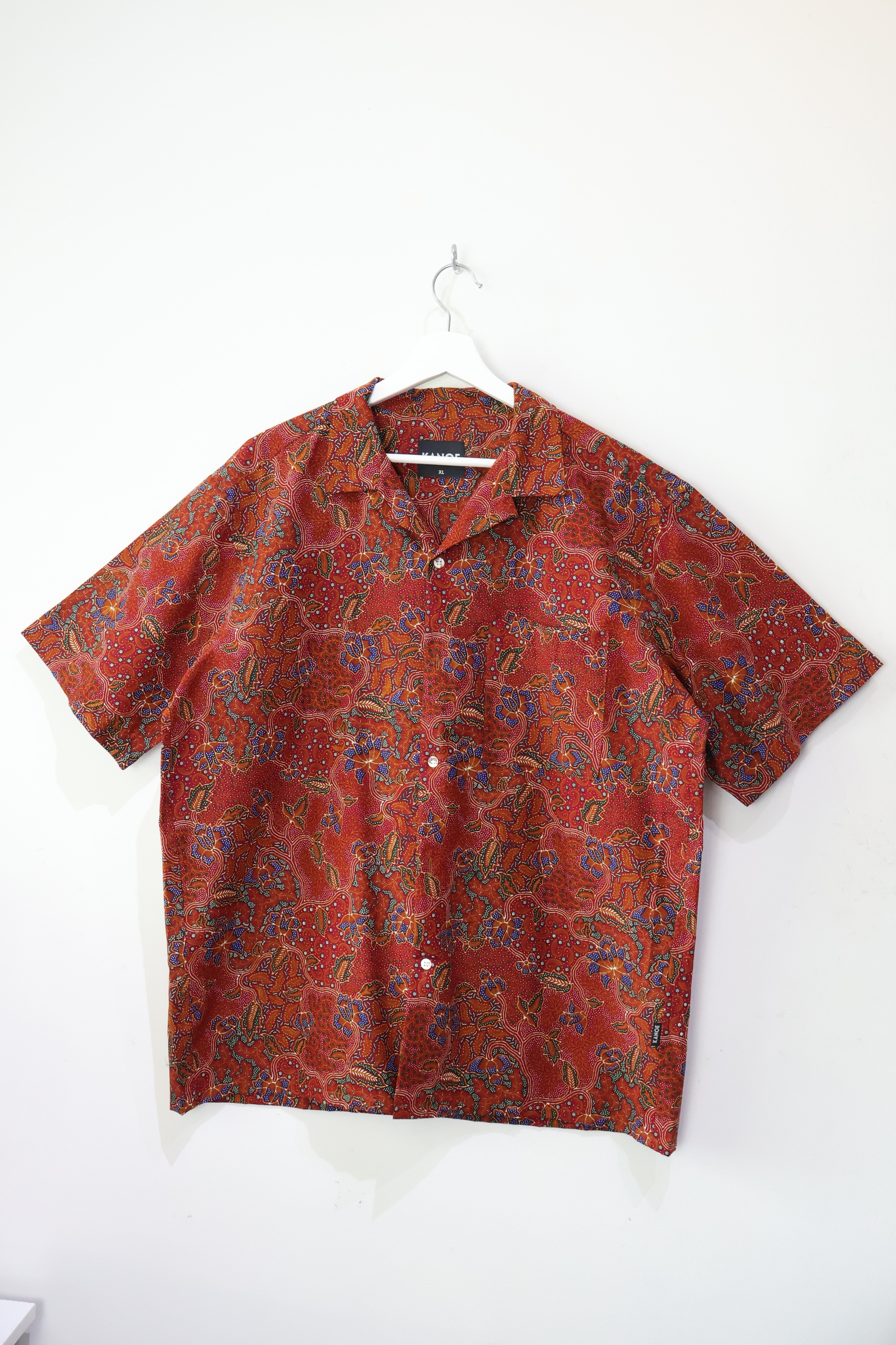 KANOEMEN Open Collar Batik Shirt - Prosperity Lotus [XL]