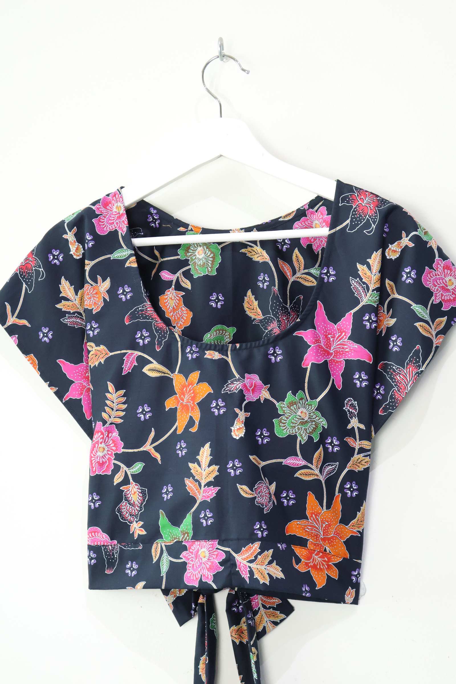 Easie Wrap Top - Night Dance