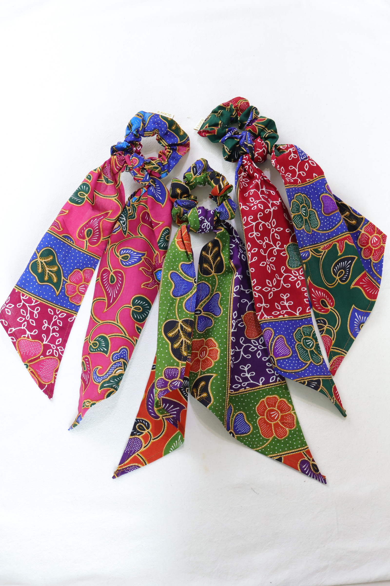 Batik Scrunchie w/ Ribbon [Set of 3] - Rose Vine