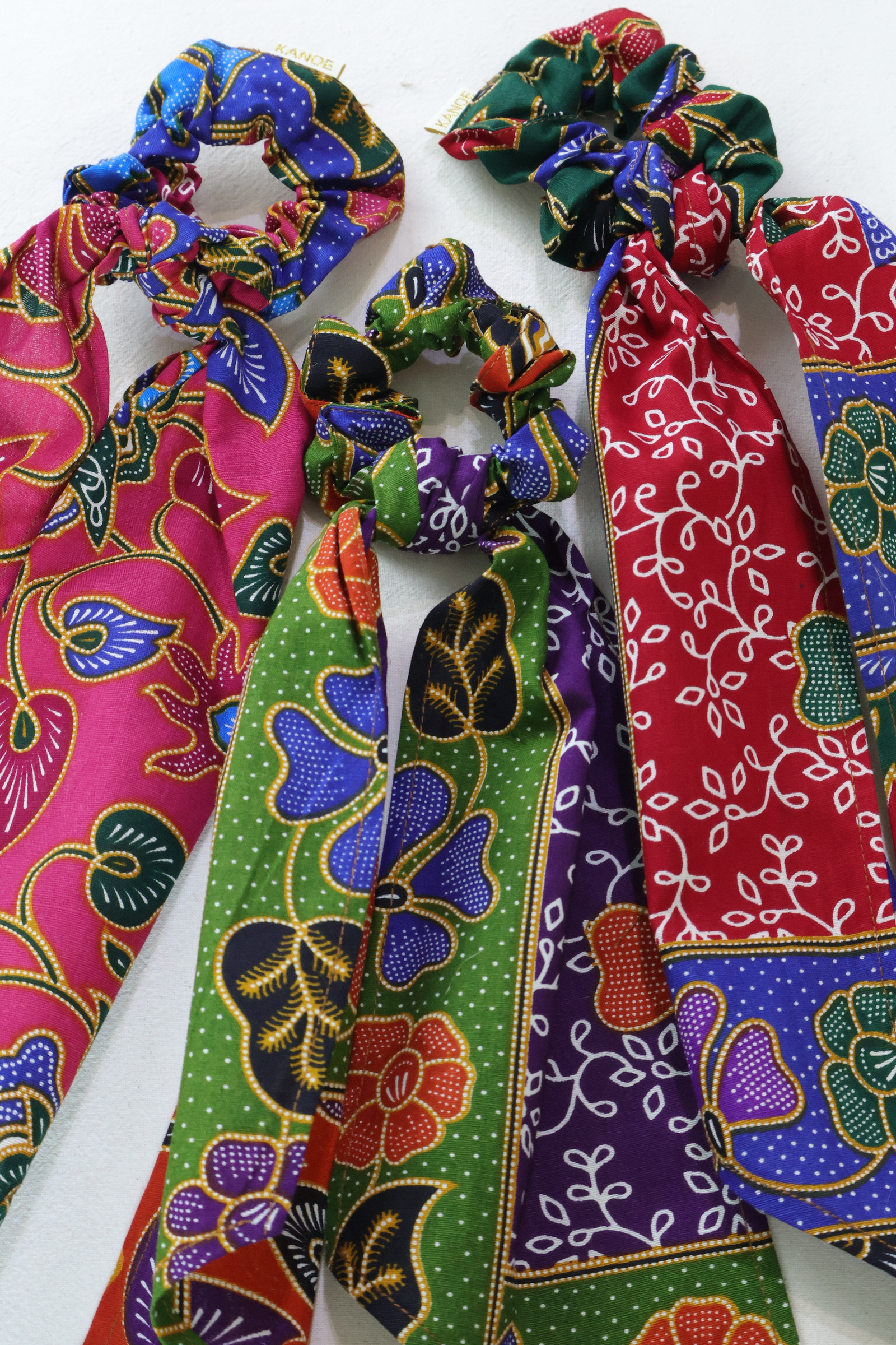 Batik Scrunchie w/ Ribbon [Set of 3] - Rose Vine