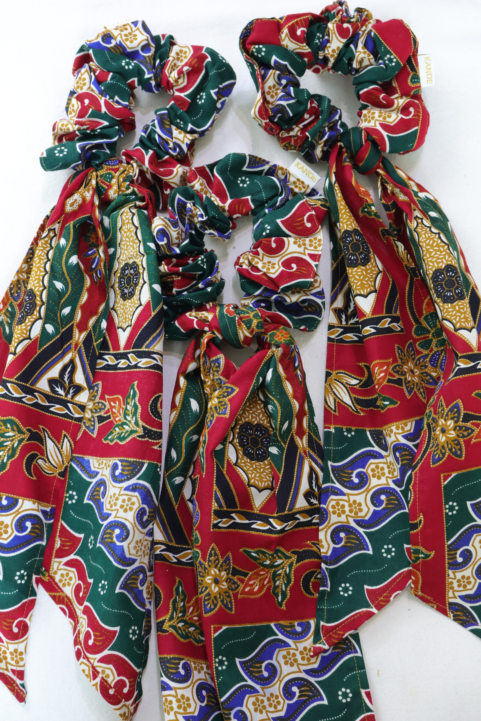 Batik Midi Scrunchie w/ Ribbon [Set of 3] - Crimson Dahlia