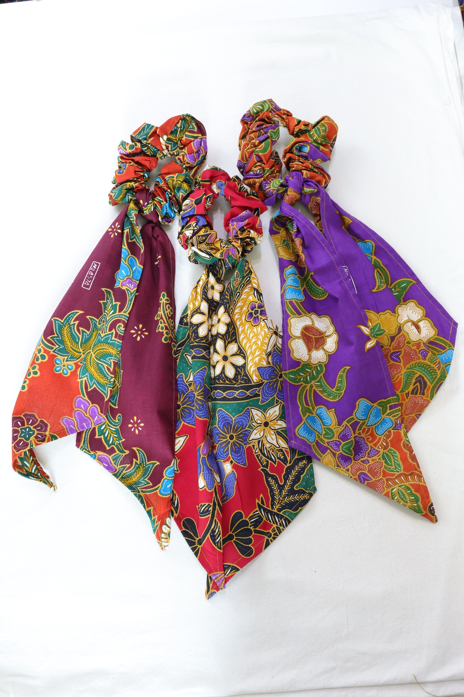 Batik Midi Scrunchie w/ Ribbon [Set of 3] - Grape Vine