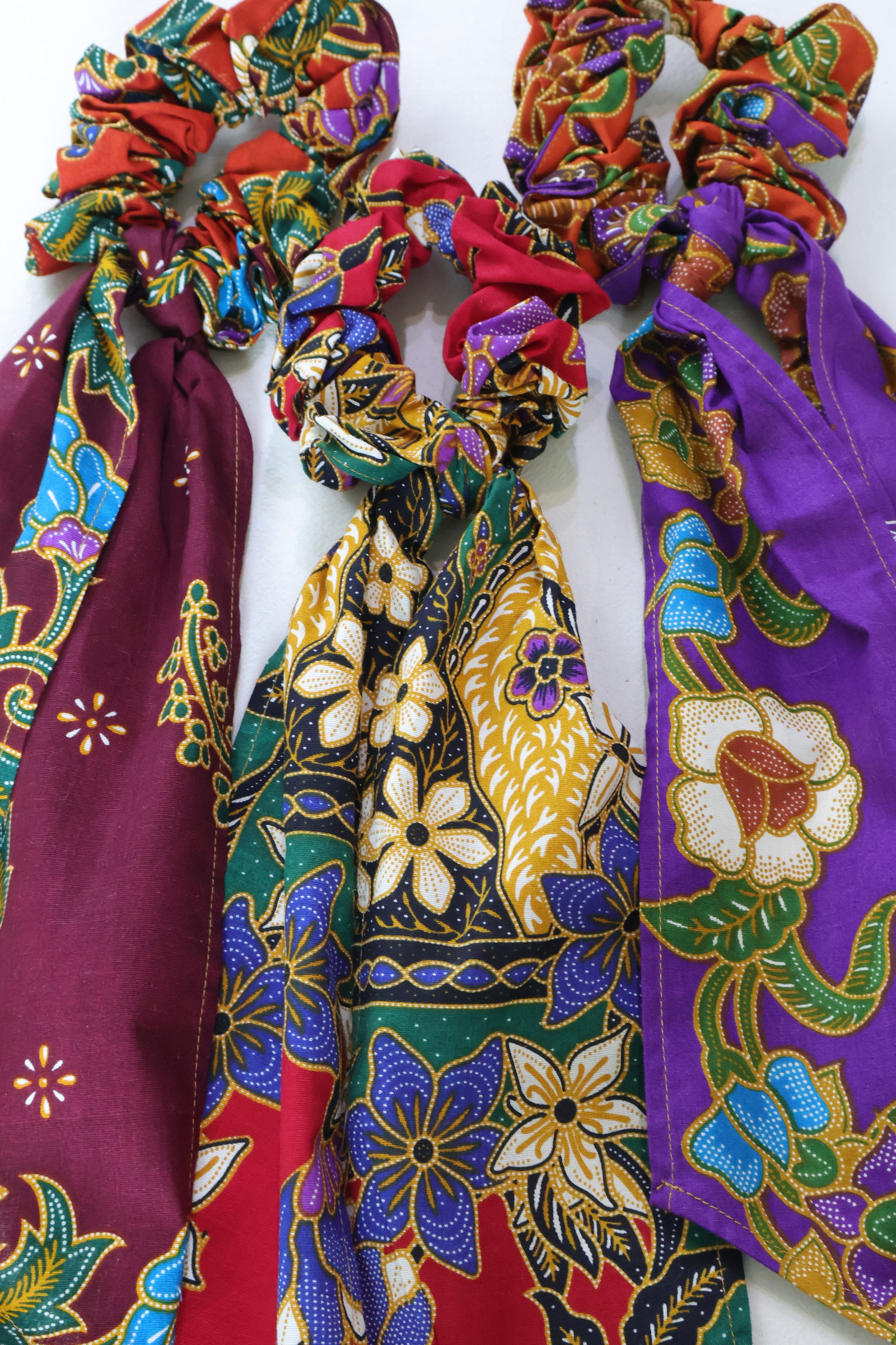 Batik Midi Scrunchie w/ Ribbon [Set of 3] - Grape Vine