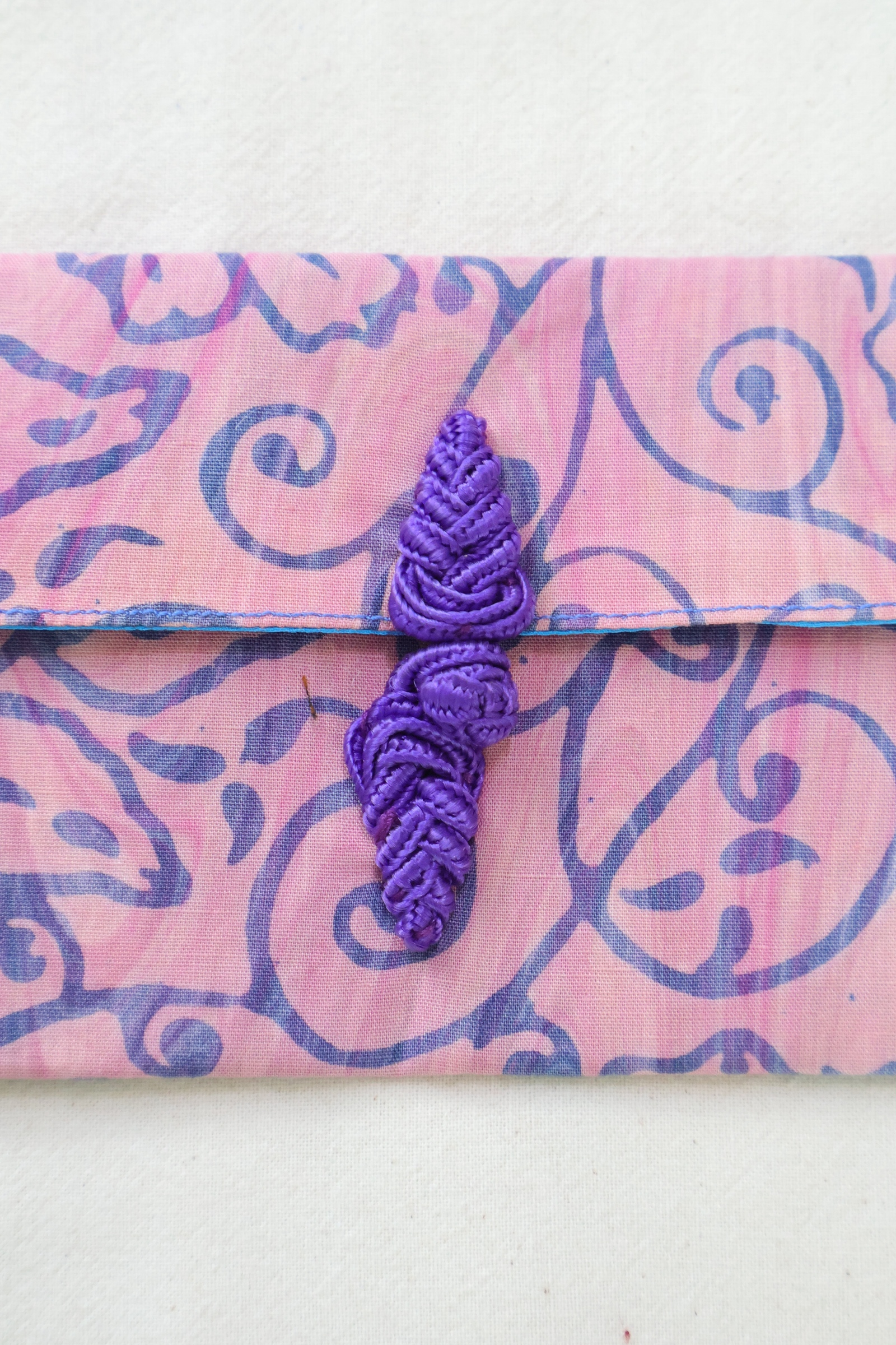  Batik Envelope w/ Chinese Clasp - Ling Hong