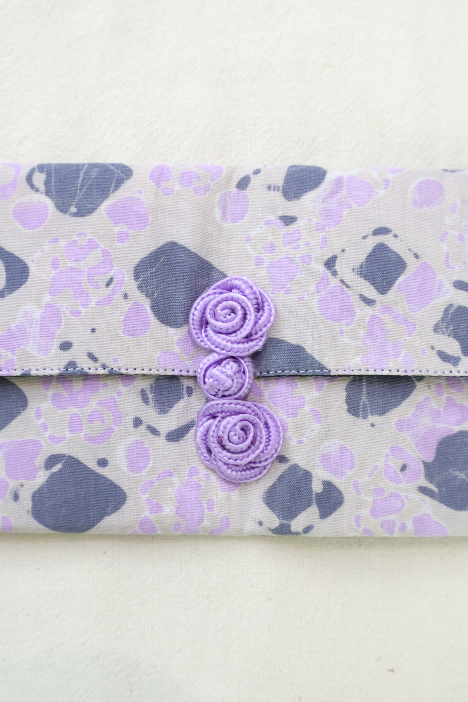  Batik Envelope w/ Chinese Clasp - Lilac Li