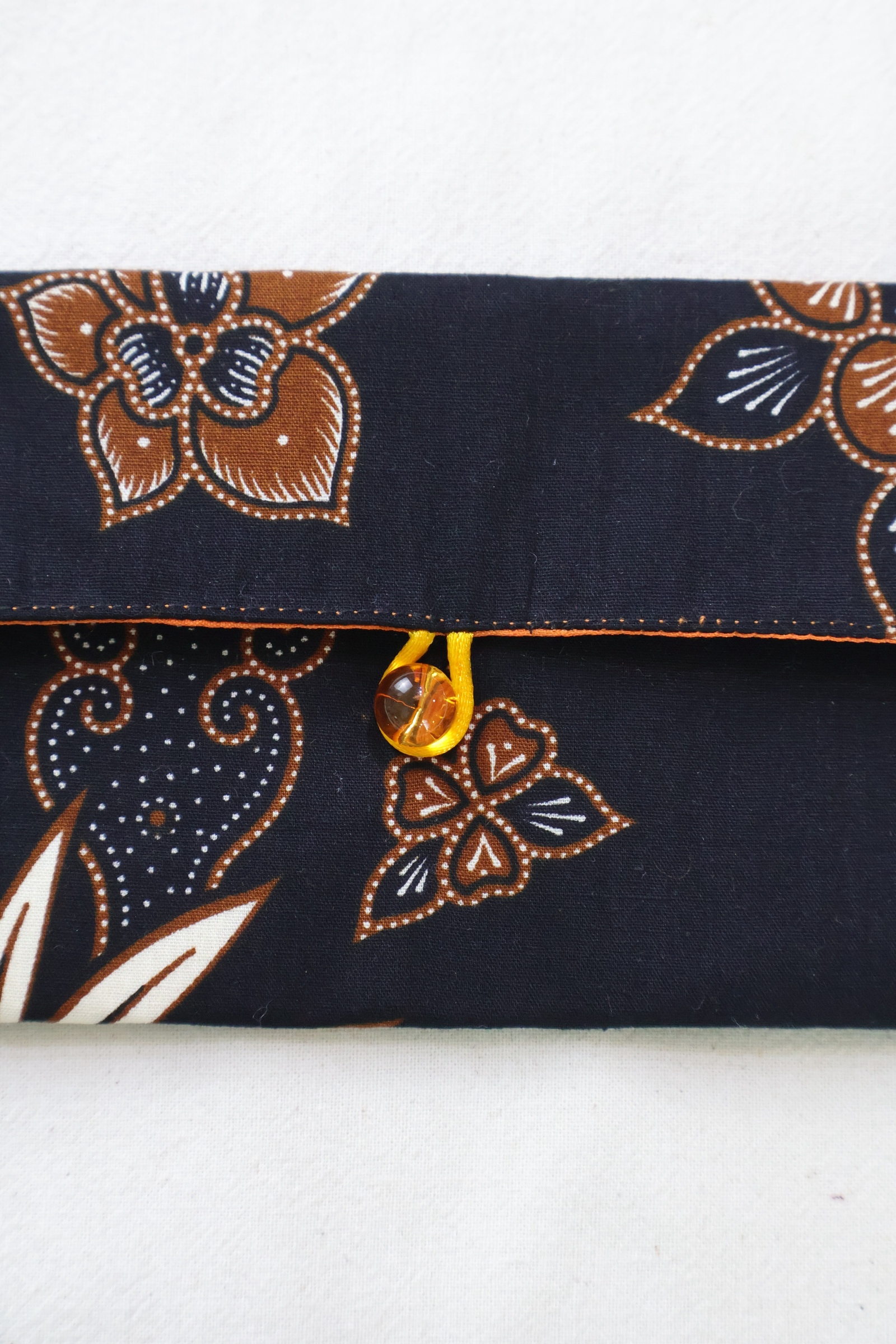 Batik Envelope w/ Bead Button - Kairo