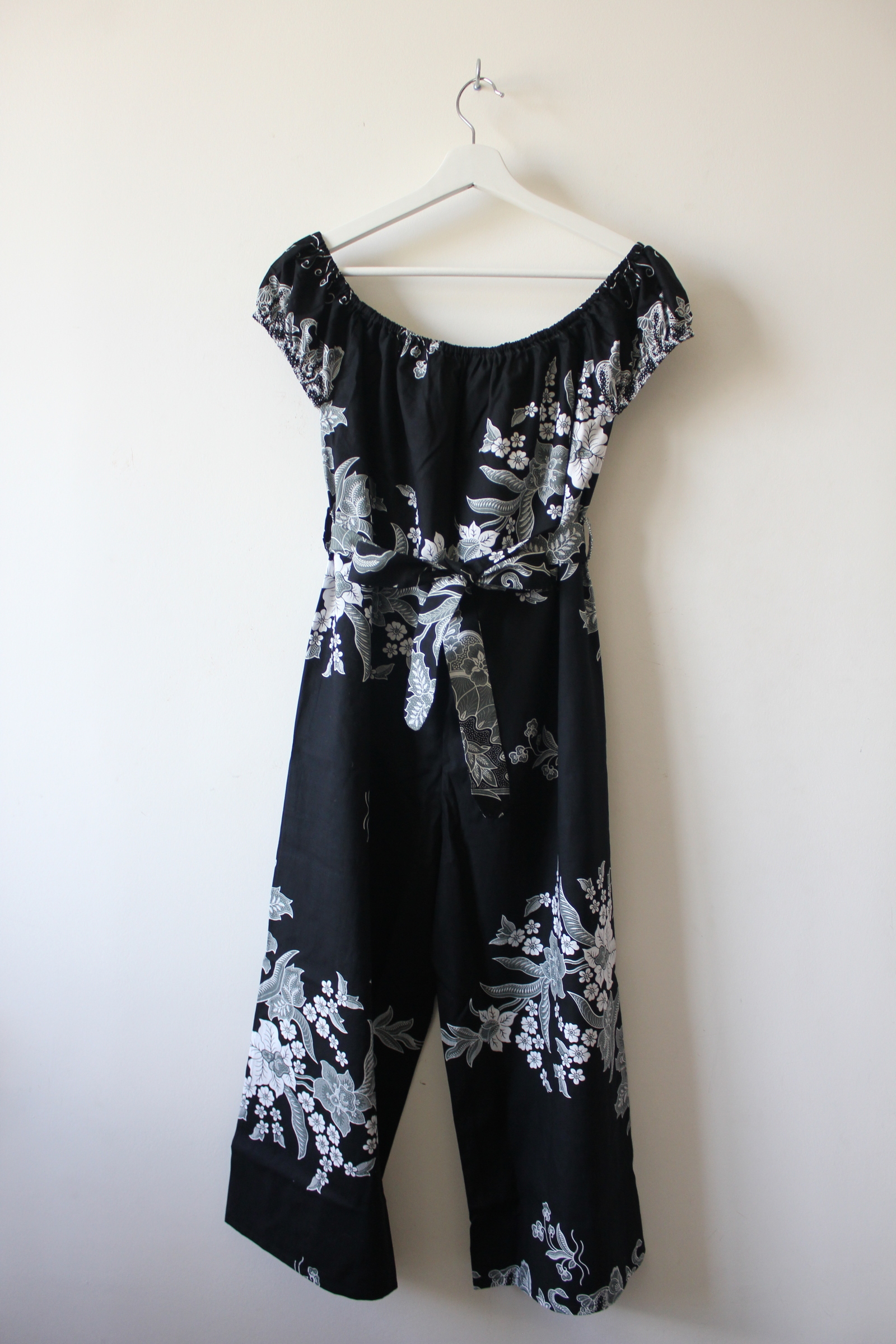 AveryDae Batik Jumpsuit - Hanna