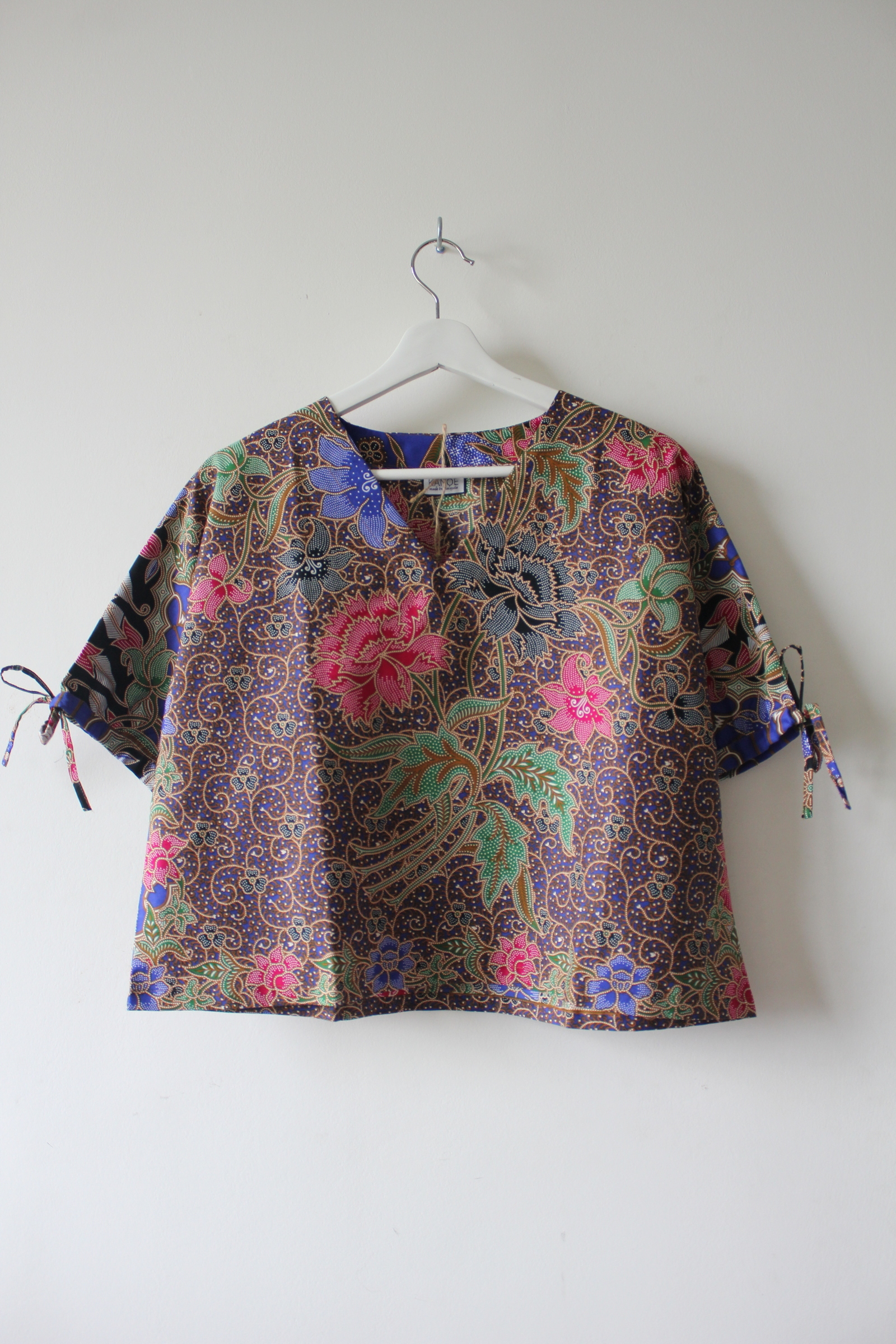 Avery Dae Batik Top - Nyonya