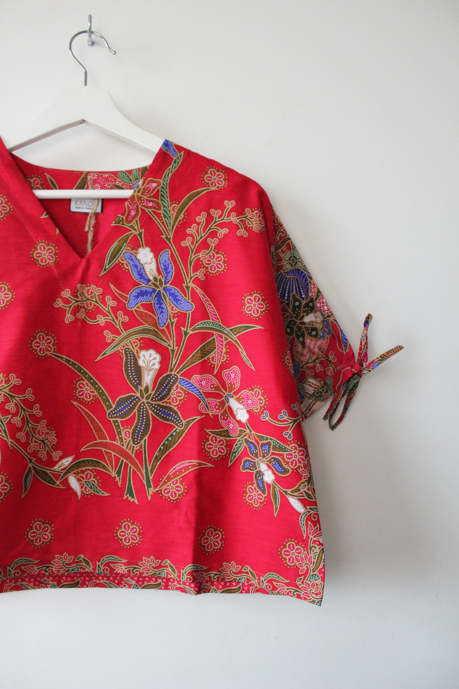 Avery Dae Batik Top - Ulaʻula