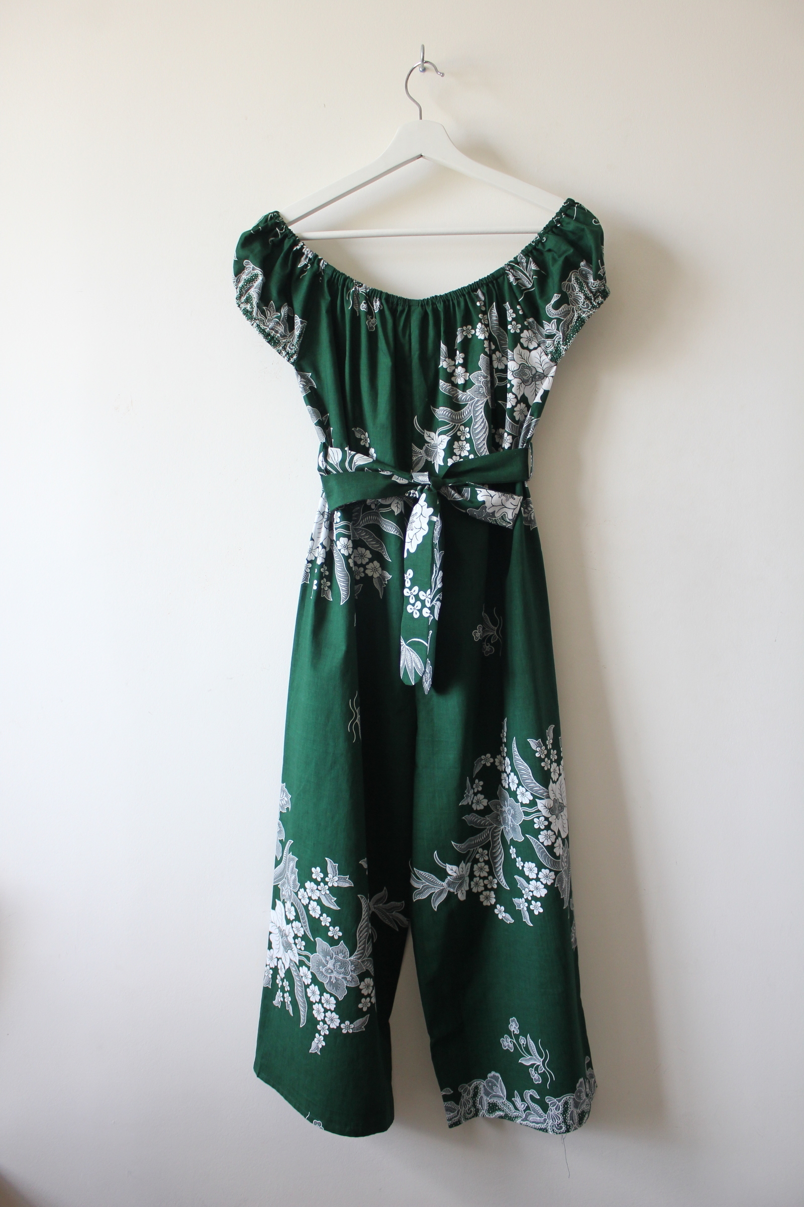 AveryDae Batik Jumpsuit (L) - Nina