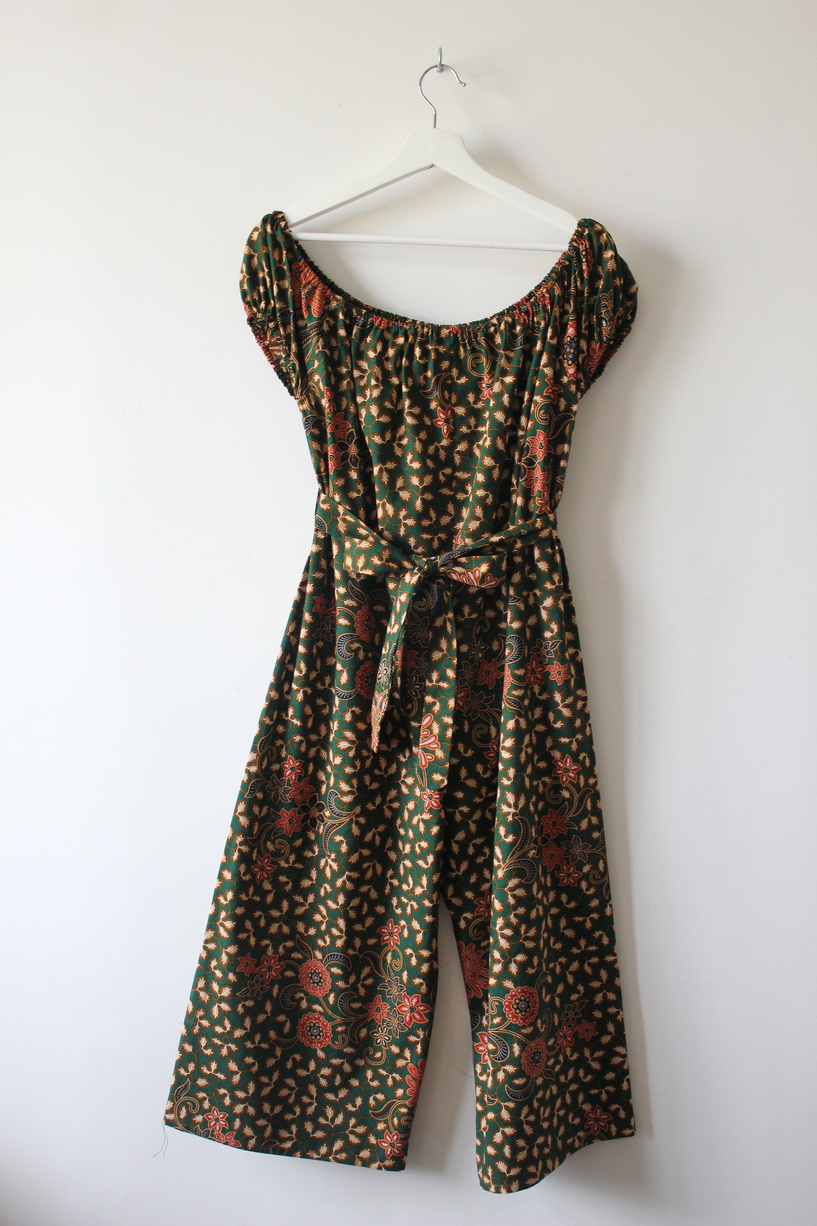 AveryDae Batik Jumpsuit (L) - Spring Leaves
