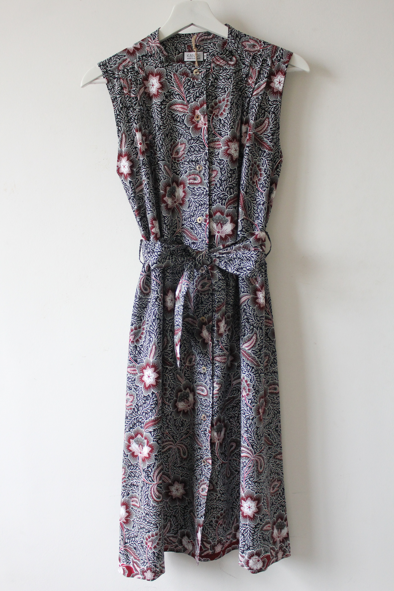 Button Down Dress (M) - Suvi (Black/ Red)