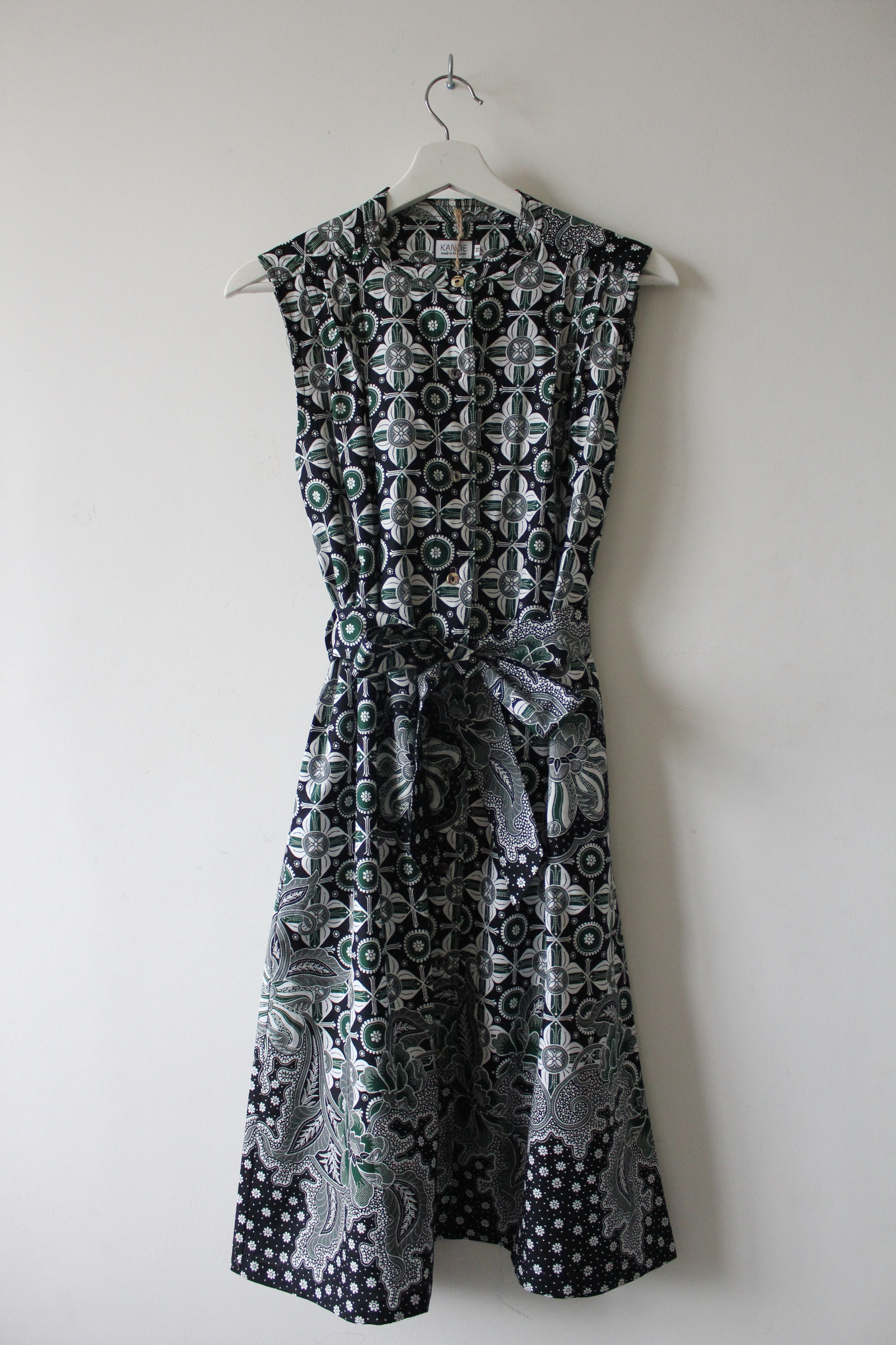 Button Down Dress (M) - Eve (Black/ Green)